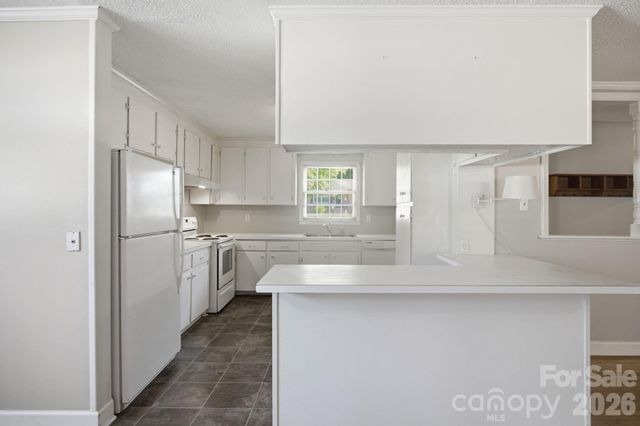 1401 Grovewood Drive, Charlotte, NC 28208