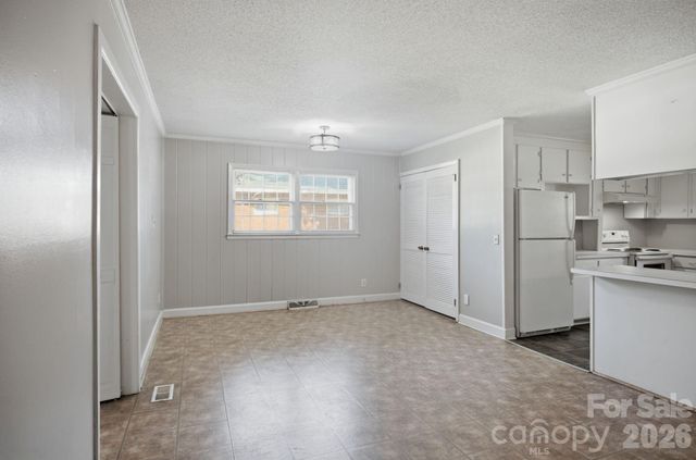 1401 Grovewood Drive, Charlotte, NC 28208