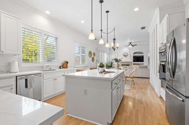 8105 Bauser Ave, Roseville, CA 95747