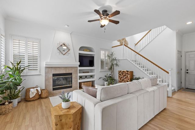 8105 Bauser Ave, Roseville, CA 95747