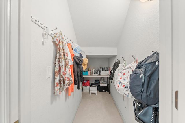 8105 Bauser Ave, Roseville, CA 95747