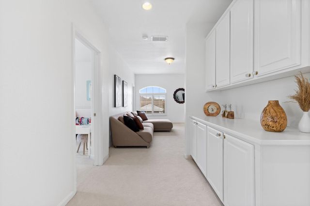 8105 Bauser Ave, Roseville, CA 95747