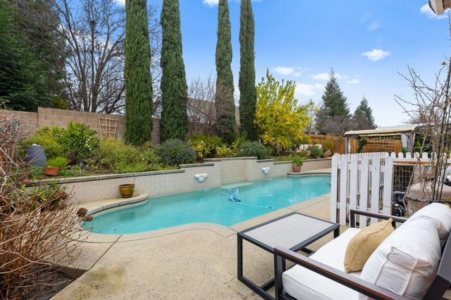 8105 Bauser Ave, Roseville, CA 95747