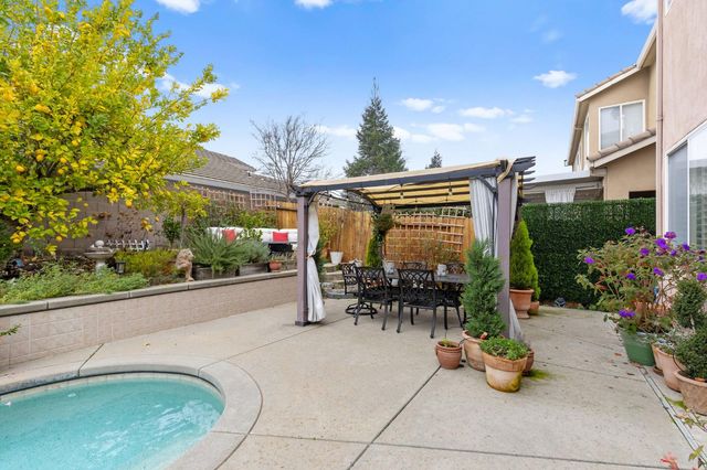 8105 Bauser Ave, Roseville, CA 95747