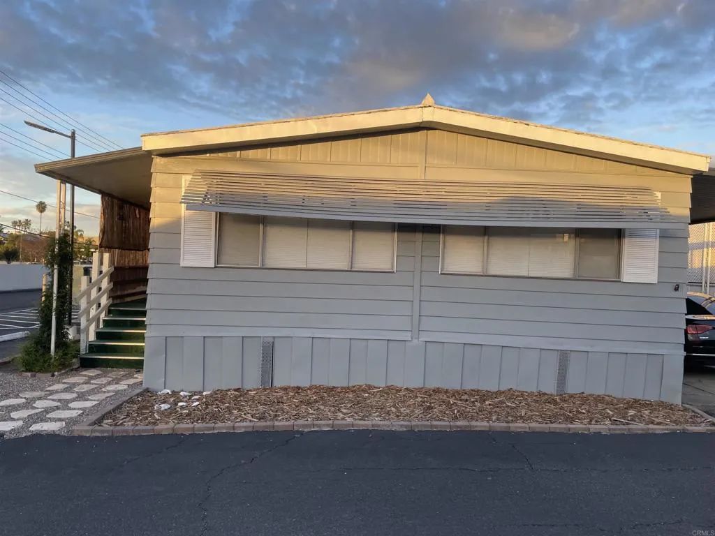 718 Sycamore 94, Vista, CA 92083