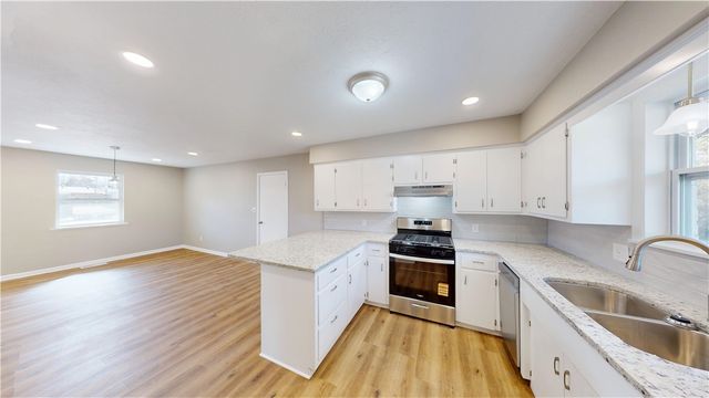 2014 Dee Avenue, Springdale, AR 72762