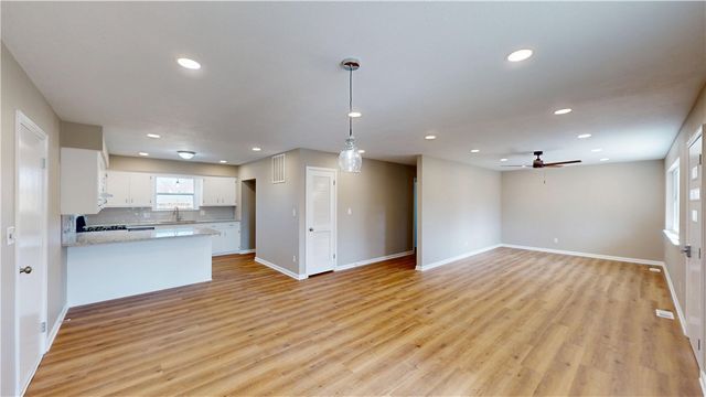 2014 Dee Avenue, Springdale, AR 72762