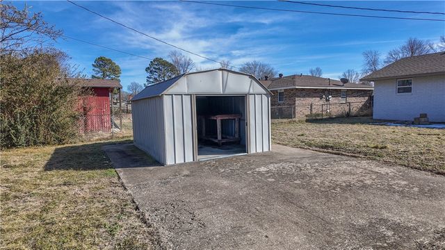 2014 Dee Avenue, Springdale, AR 72762