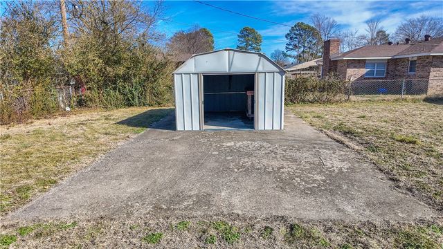 2014 Dee Avenue, Springdale, AR 72762