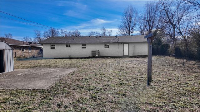 2014 Dee Avenue, Springdale, AR 72762