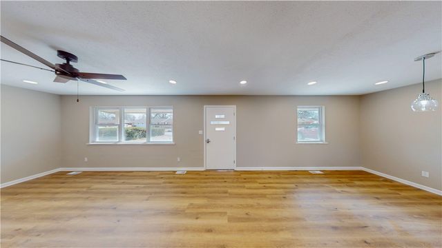 2014 Dee Avenue, Springdale, AR 72762