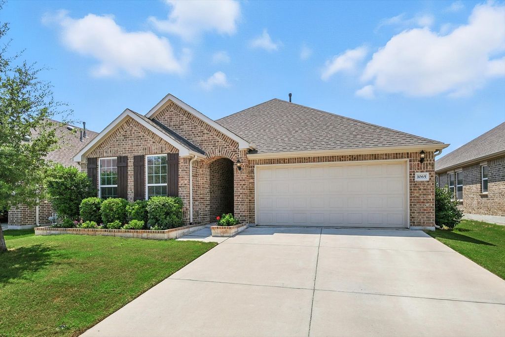 1065 Twisting Ridge Terrace, Fort Worth, TX 76052