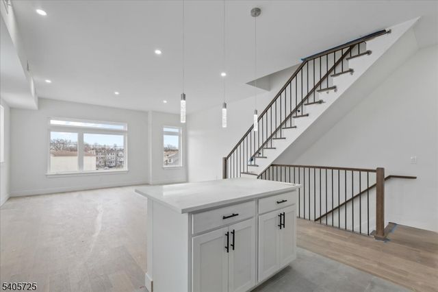 360 21St St, Irvington Twp., NJ 07111