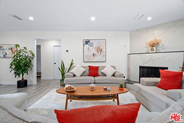 14346 Killion Street, Los Angeles, CA 91401