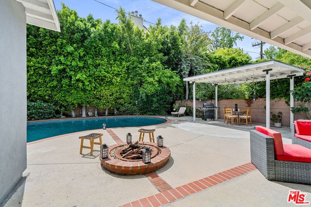 14346 Killion Street, Los Angeles, CA 91401