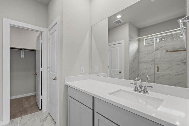 2425 East Heritage Drive, Dayton, TX 77535