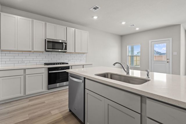 2425 East Heritage Drive, Dayton, TX 77535