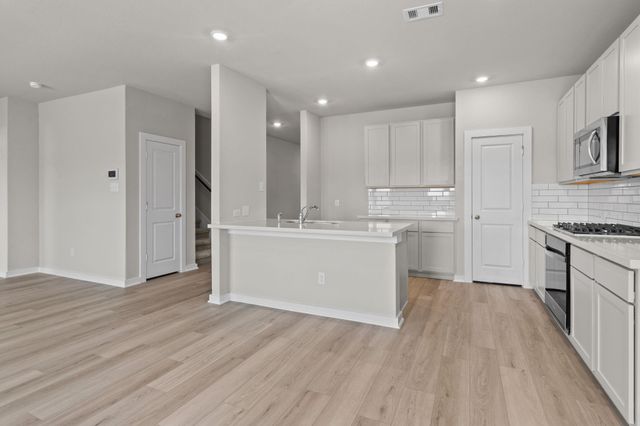 2425 East Heritage Drive, Dayton, TX 77535