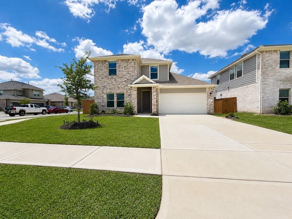 2425 East Heritage Drive, Dayton, TX 77535