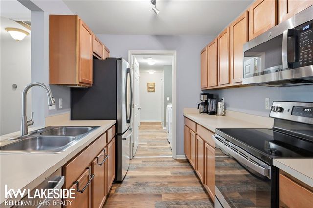 11754 Farmington Road, Livonia, MI 48150