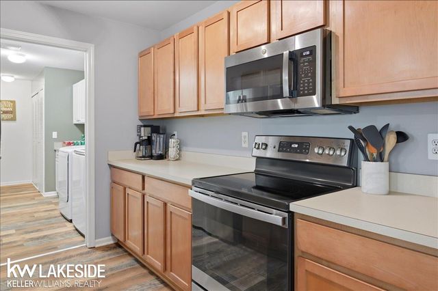 11754 Farmington Road, Livonia, MI 48150