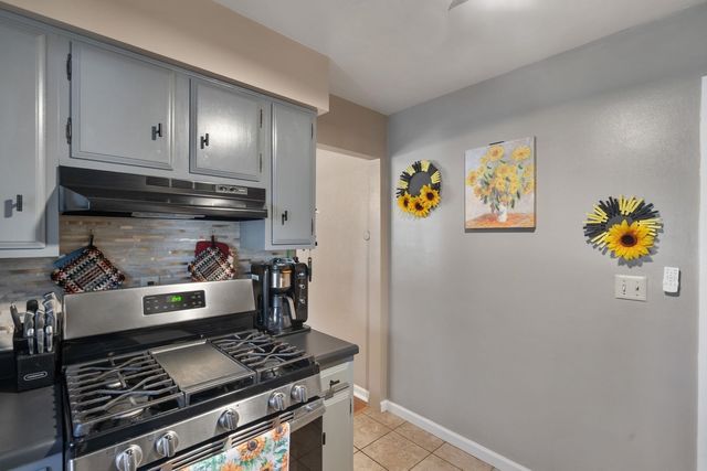 14028 Knoxville Rd Road, Milan, IL 61264