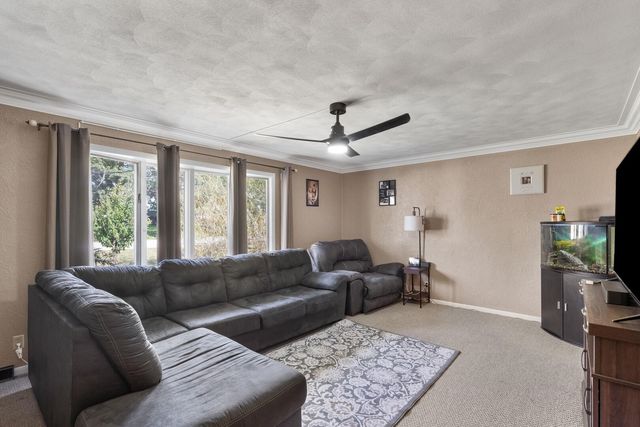 14028 Knoxville Rd Road, Milan, IL 61264