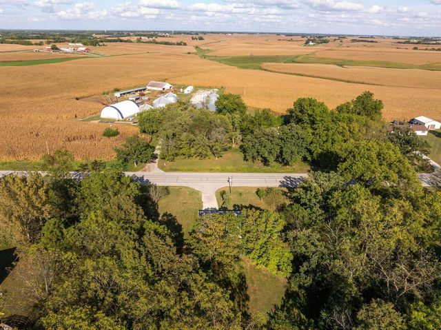 14028 Knoxville Rd Road, Milan, IL 61264