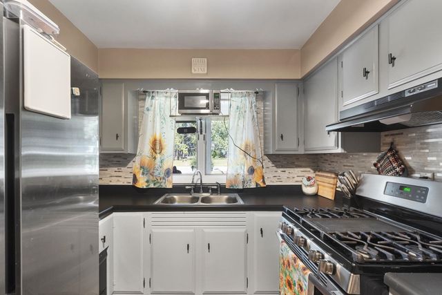 14028 Knoxville Rd Road, Milan, IL 61264