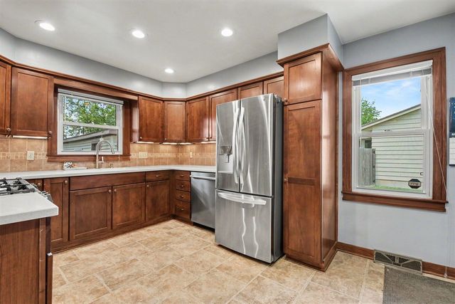 1849 Avondale Drive, Grand Rapids, MI 49506