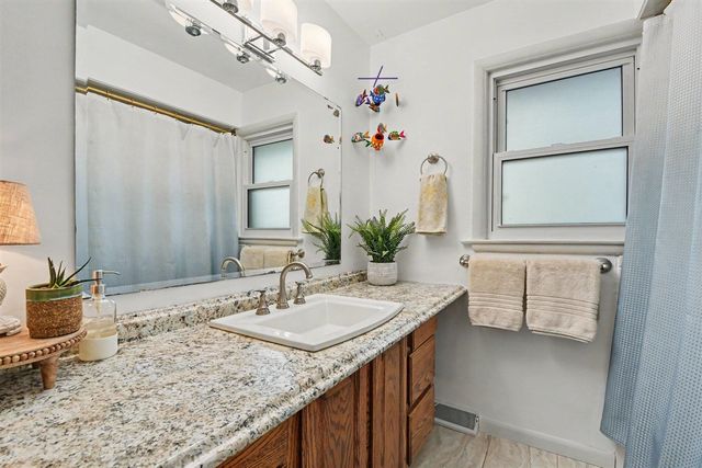1849 Avondale Drive, Grand Rapids, MI 49506