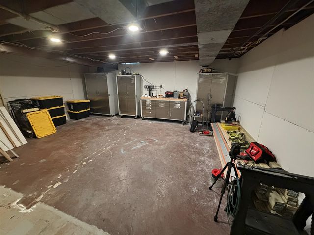 1849 Avondale Drive, Grand Rapids, MI 49506