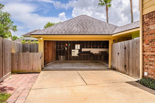 2625 Seashore Drive, Seabrook, TX 77586