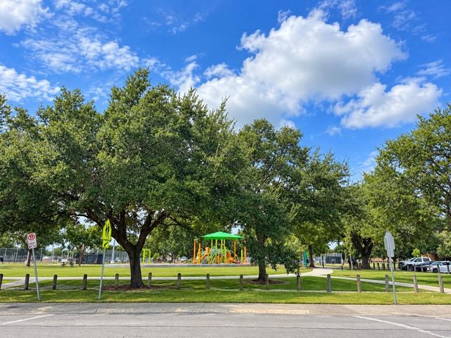 658 Sulphur Street, Houston, TX 77034