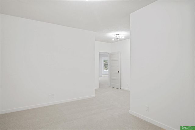 10023 Prospect Street, Papillion, NE 68046