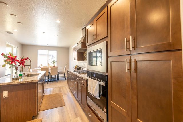 4103 Keats Avenue, Clovis, CA 93619