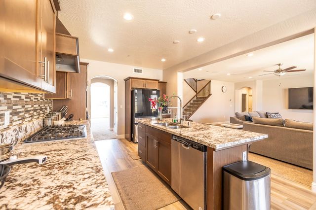 4103 Keats Avenue, Clovis, CA 93619