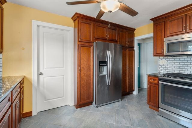 32 Wilmont St, Chicopee, MA 01013