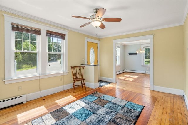 32 Wilmont St, Chicopee, MA 01013
