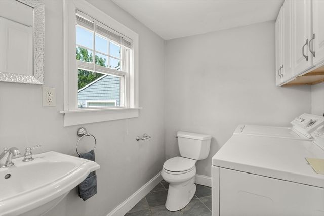 32 Wilmont St, Chicopee, MA 01013