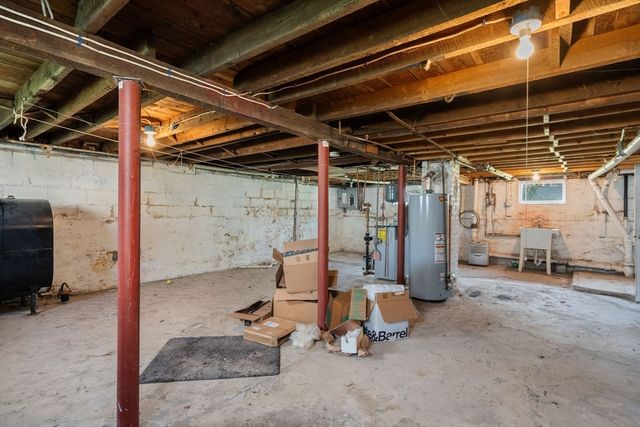 32 Wilmont St, Chicopee, MA 01013
