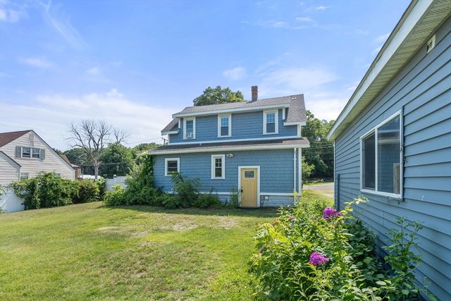 32 Wilmont St, Chicopee, MA 01013