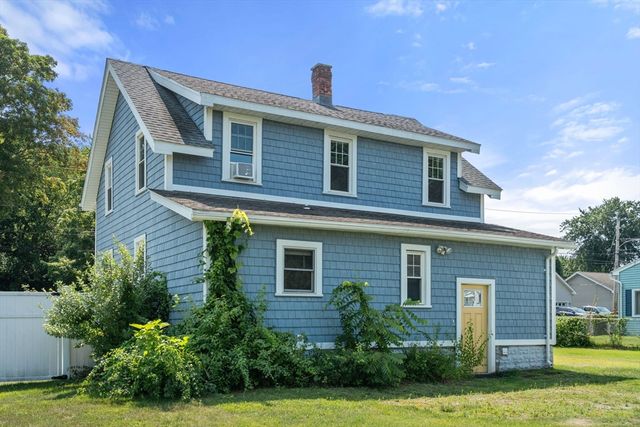 32 Wilmont St, Chicopee, MA 01013
