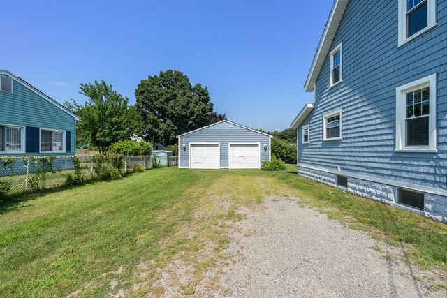 32 Wilmont St, Chicopee, MA 01013