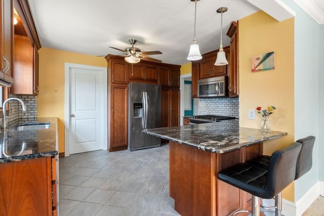 32 Wilmont St, Chicopee, MA 01013