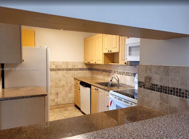 468 NE 206th Ln 202, Miami, FL 33179