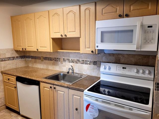 468 NE 206th Ln 202, Miami, FL 33179