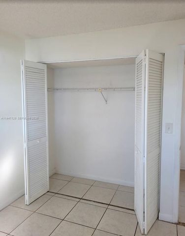 468 NE 206th Ln 202, Miami, FL 33179