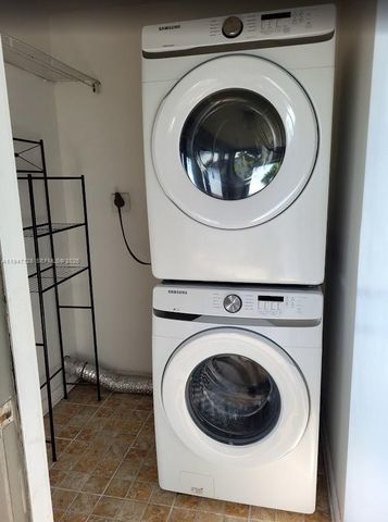 468 NE 206th Ln 202, Miami, FL 33179