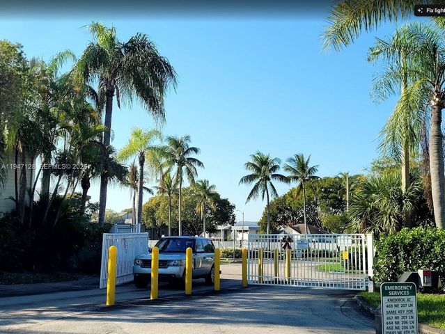 468 NE 206th Ln 202, Miami, FL 33179